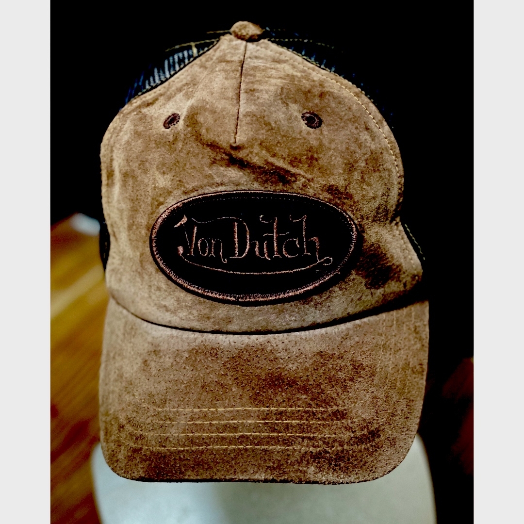 Von Dutch(ボンダッチ)の【本日限定お値下げ】Von Dutch スゥェードメッシュキャップ レディースの帽子(キャップ)の商品写真