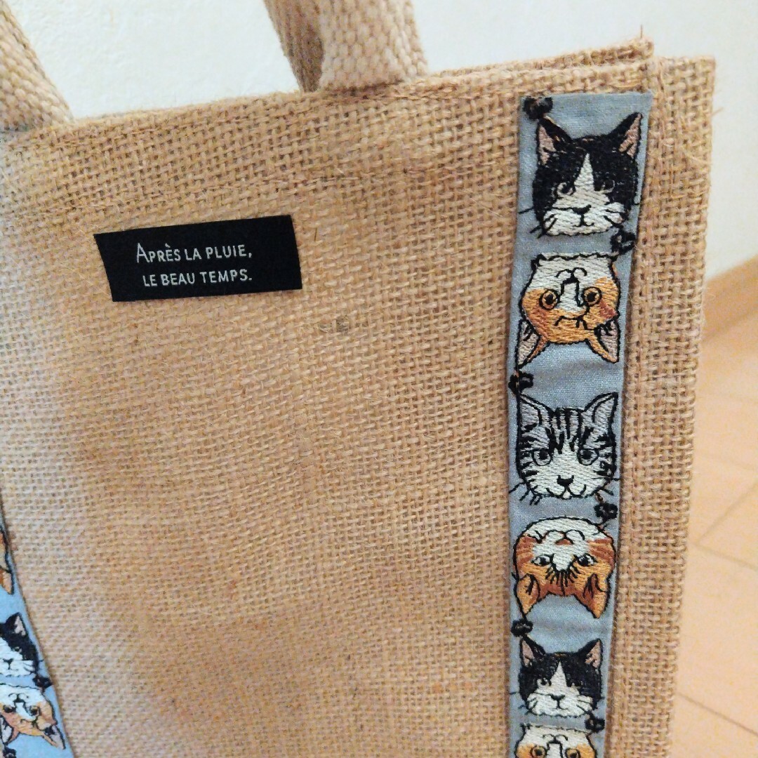 MUJI (無印良品)(ムジルシリョウヒン)のハンドメイド　ジュートバッグ　インド刺繍リボン　ネコ柄 ハンドメイドのファッション小物(バッグ)の商品写真