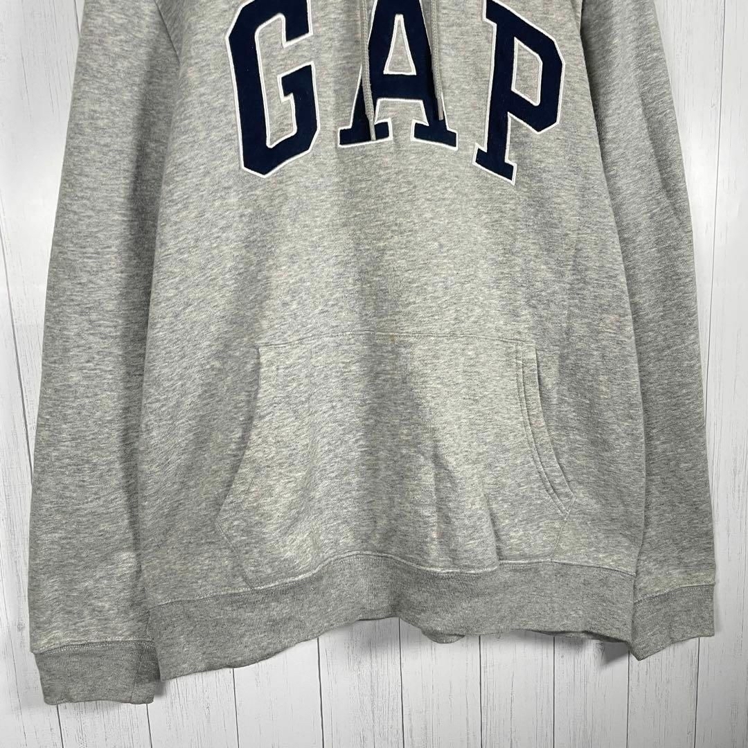 GAP(ギャップ)の[古着]GAP　パーカー　刺繍デザイン　プルオーバー　オールド　裏起毛　グレー メンズのトップス(パーカー)の商品写真