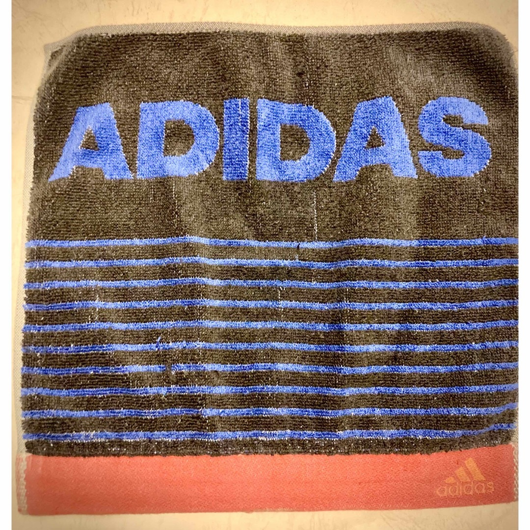 adidas(アディダス)のadidas アディダス　ハンカチ　タオルハンカチ　ネイビー　紺　オレンジ メンズのファッション小物(ハンカチ/ポケットチーフ)の商品写真