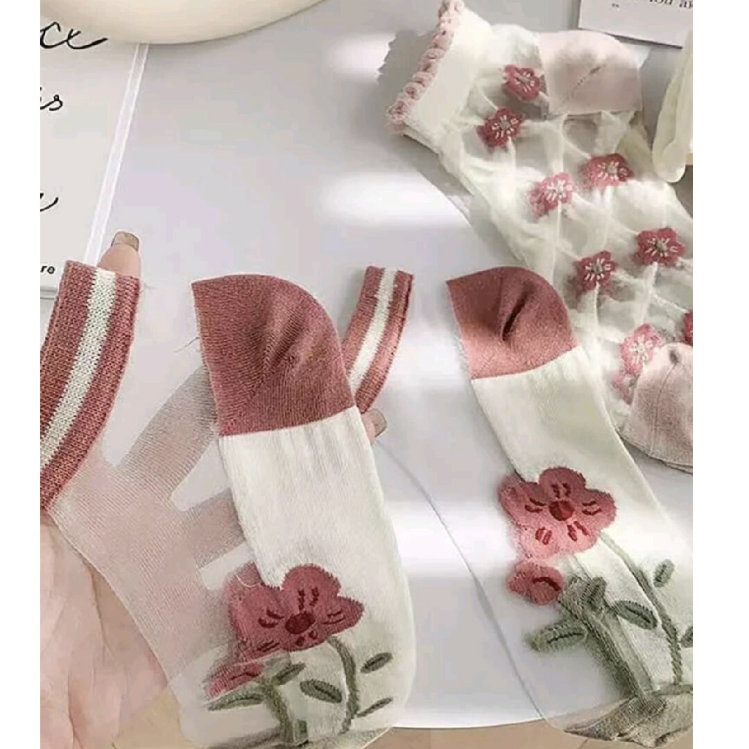 【在庫限り】シースルーソックス　花柄　かわいい　おしゃれ靴下 レディースのレッグウェア(ソックス)の商品写真