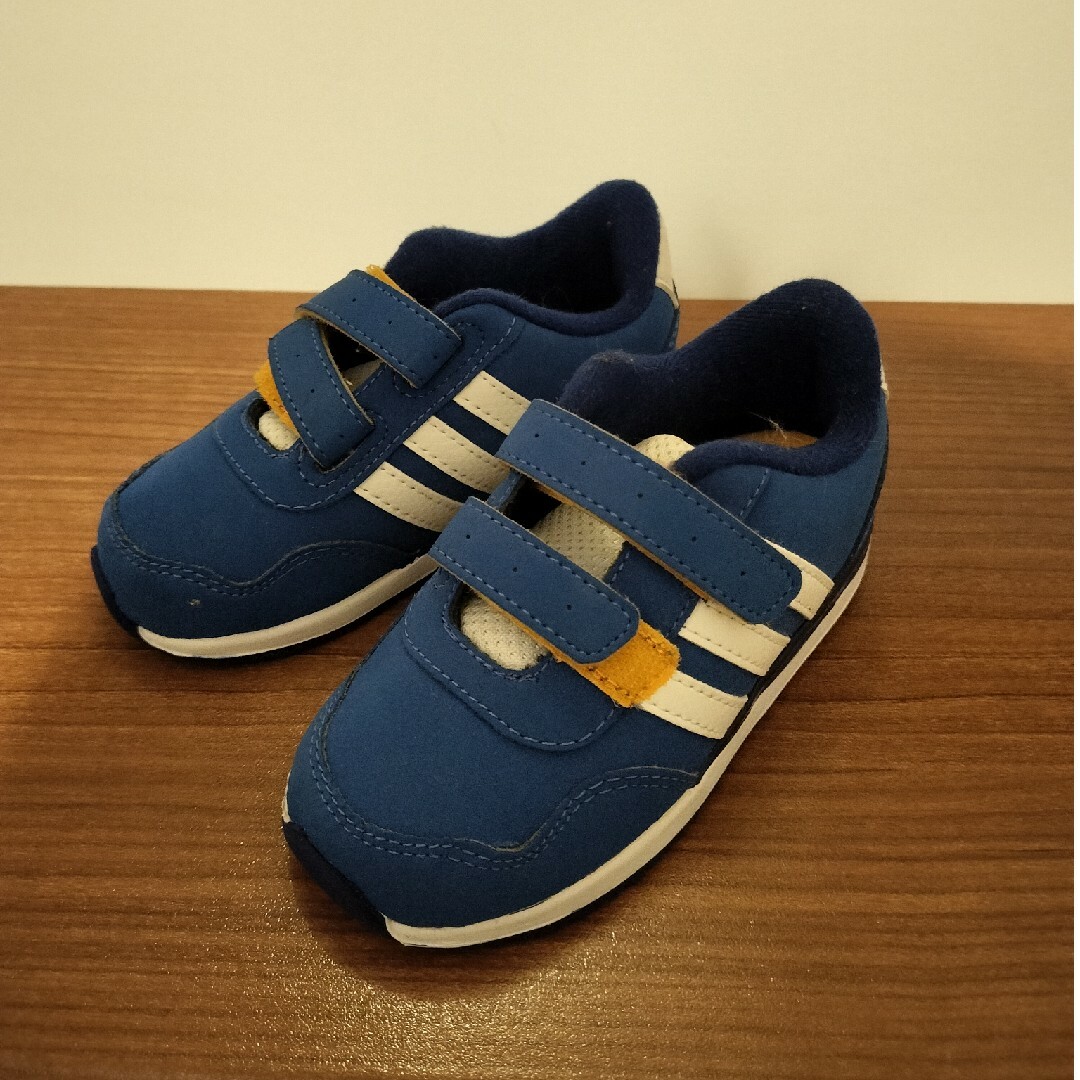 adidas(アディダス)のアディダス（adidas）スニーカー　13.0cm キッズ/ベビー/マタニティのベビー靴/シューズ(~14cm)(スニーカー)の商品写真