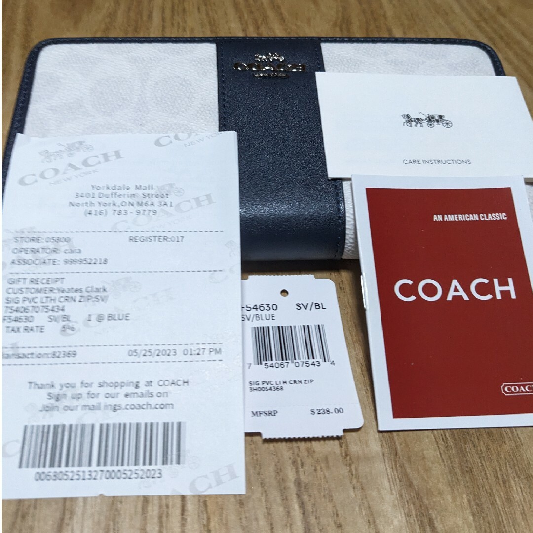 COACH(コーチ)のCOACH 長財布　白系シグネチャー青のワンポイント レディースのファッション小物(財布)の商品写真