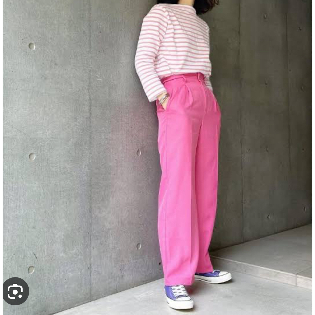 GU(ジーユー)のGU カラースラックス　ZARA UNIQLO ジーユー　ユナイテッドアローズ  レディースのパンツ(カジュアルパンツ)の商品写真