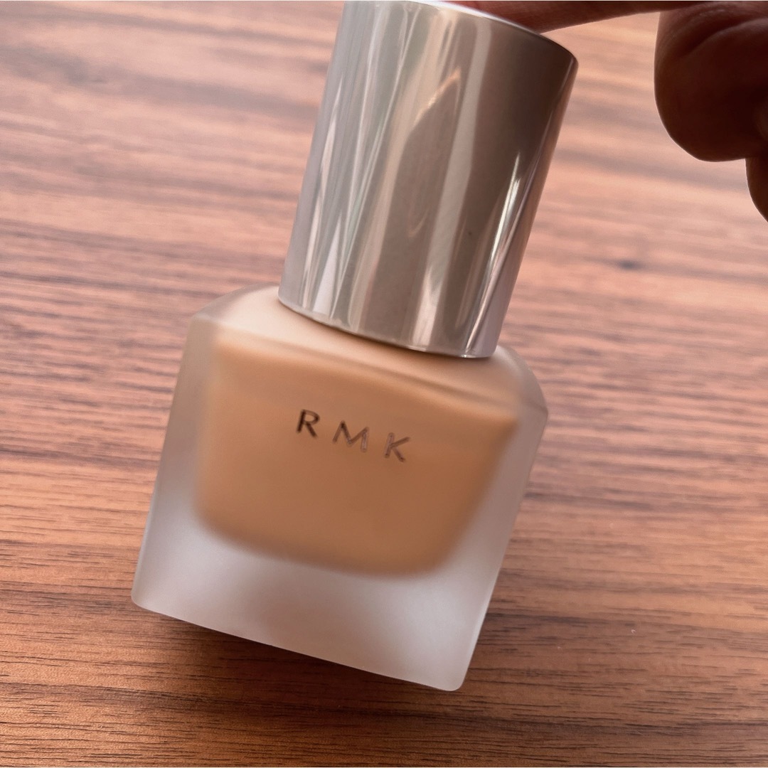 RMK(アールエムケー)のRMK リクイドファンデーション　101 コスメ/美容のベースメイク/化粧品(ファンデーション)の商品写真