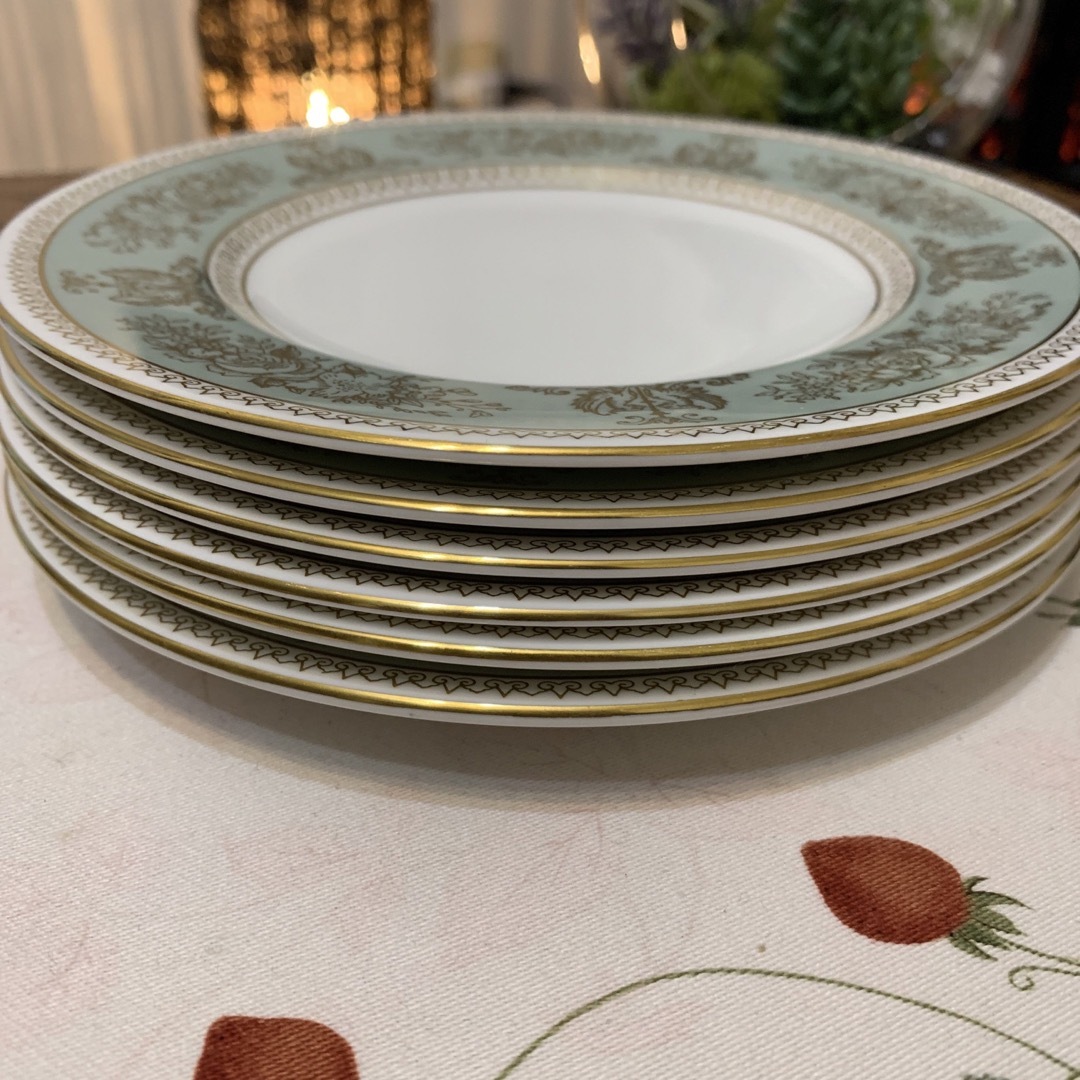 ウェッジウッド コロンビア セージグリーン 17.5cm ケーキ ウェッジウッド コロンビア セージグリーン 17.5cm ケーキ