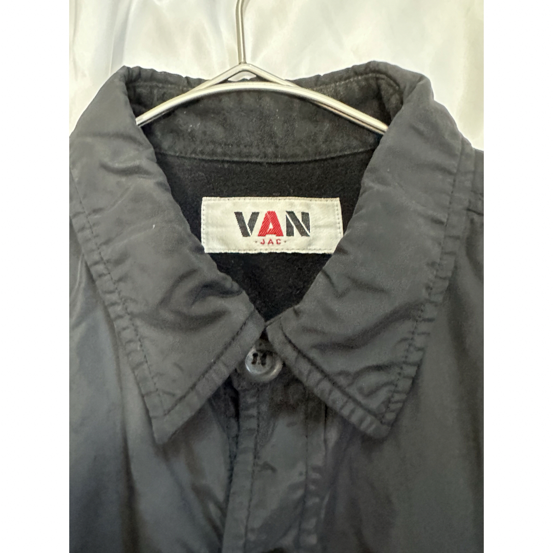 VAN(バン)のヴィンテージ　レトロ　VAN JAC　ヴァン　ナイロンジャケット　ワッペン付き メンズのジャケット/アウター(ブルゾン)の商品写真