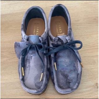 ロク(6 (ROKU))の最終値下げClarks Wallabee Blue Camo 21SP-I(スリッポン/モカシン)