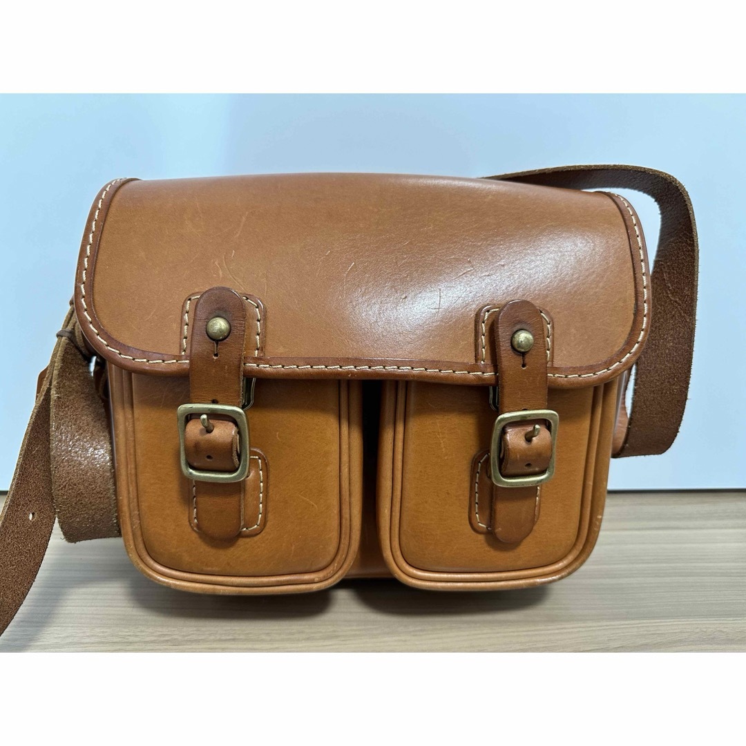 ゆう様専用】HERZ(ヘルツ)ギボシ留めショルダーバッグ キャメル M ゆう様専用】HERZ(ヘルツ)ギボシ留めショルダーバッグ キャメル M