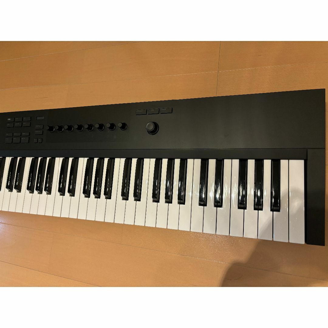 NATIVE INSTRUMENTS(ネイティブインストゥルメンツ)のNATIVE INSTRUMENTS KOMPLETE KONTROL A61 楽器のDTM/DAW(MIDIコントローラー)の商品写真