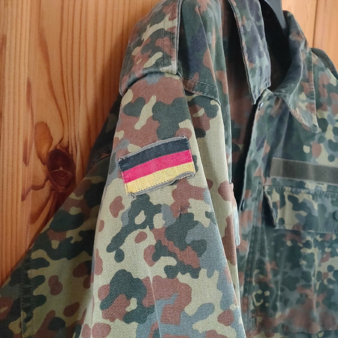 ジャーマン ドイツ軍ミリタリージャケット フレカモ柄 L程度 メンズのジャケット/アウター(ミリタリージャケット)の商品写真