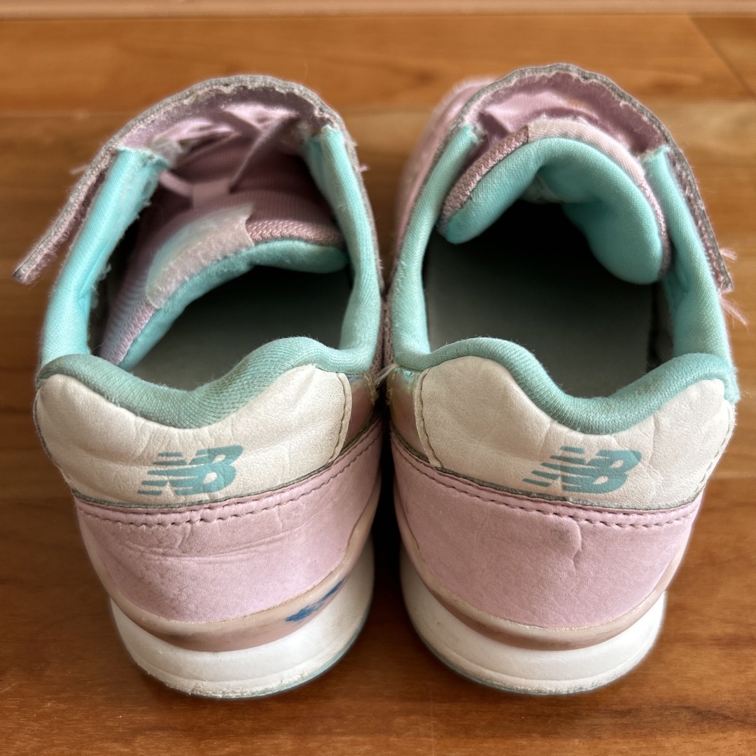 New Balance(ニューバランス)の女の子　子供靴　ニューバランス　996 スニーカー ピンク　オーロラ　20cm キッズ/ベビー/マタニティのキッズ靴/シューズ(15cm~)(スニーカー)の商品写真