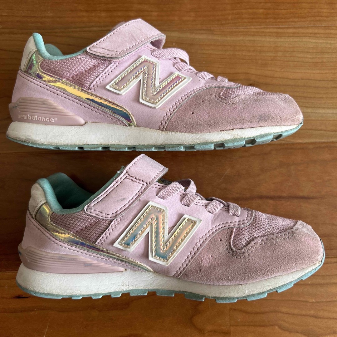 New Balance(ニューバランス)の女の子　子供靴　ニューバランス　996 スニーカー ピンク　オーロラ　20cm キッズ/ベビー/マタニティのキッズ靴/シューズ(15cm~)(スニーカー)の商品写真