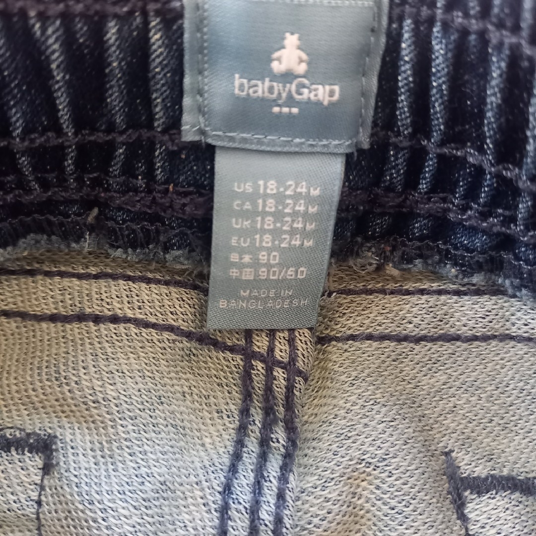 babyGAP(ベビーギャップ)のデニムパンツ　90㎝　babyGap キッズ/ベビー/マタニティのキッズ服女の子用(90cm~)(パンツ/スパッツ)の商品写真