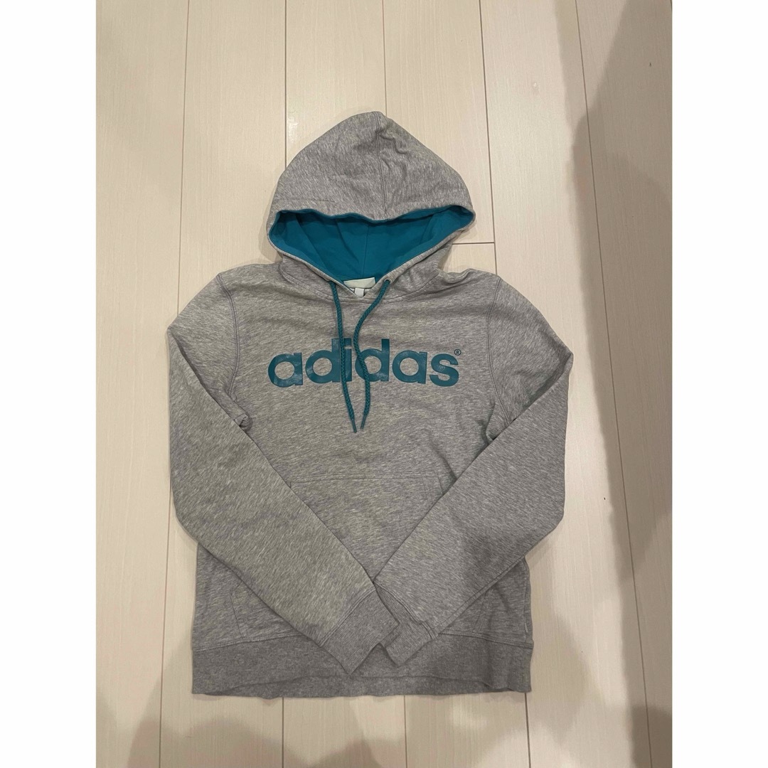 adidas(アディダス)のadidasパーカー レディースのトップス(パーカー)の商品写真