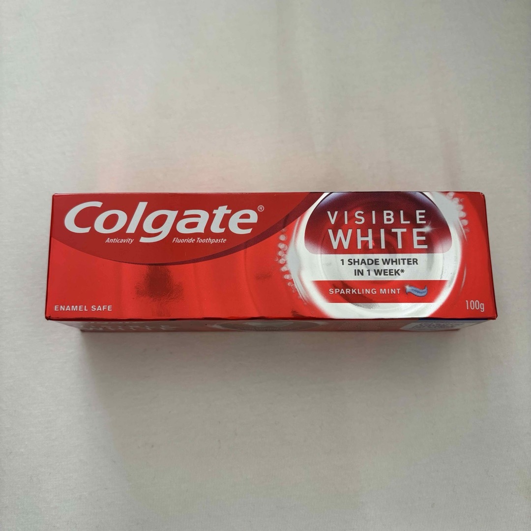 Colgate VISIBLE WHITE 100g コスメ/美容のオーラルケア(歯磨き粉)の商品写真