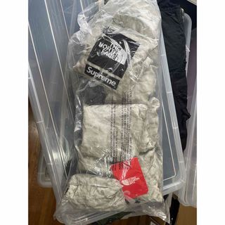 Supreme - Supreme North Face PaperPrint Down Scarf