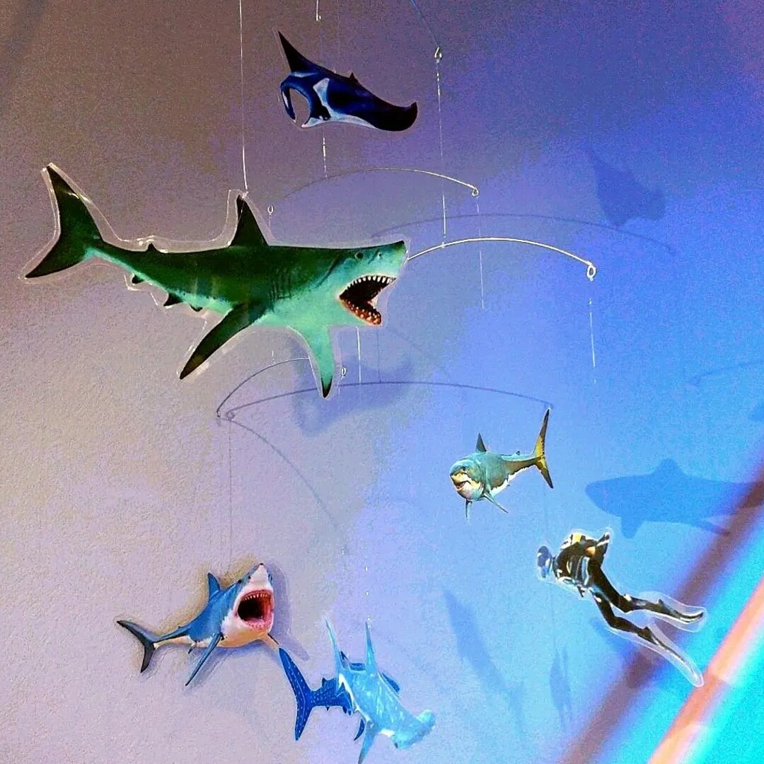 ⚓️ サメ  ダイバー 魚 モビール JAWS ！ ジンベイザメ    usj インテリア/住まい/日用品のインテリア小物(モビール)の商品写真