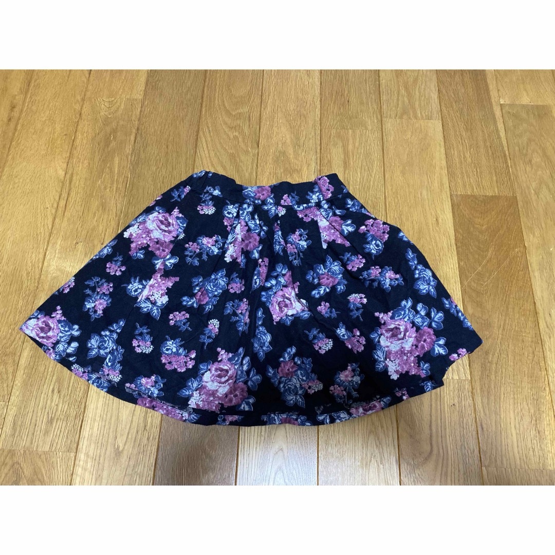 BeBe(ベベ)の【美品】BeBe☆花柄スカート☆110サイズ キッズ/ベビー/マタニティのキッズ服女の子用(90cm~)(スカート)の商品写真