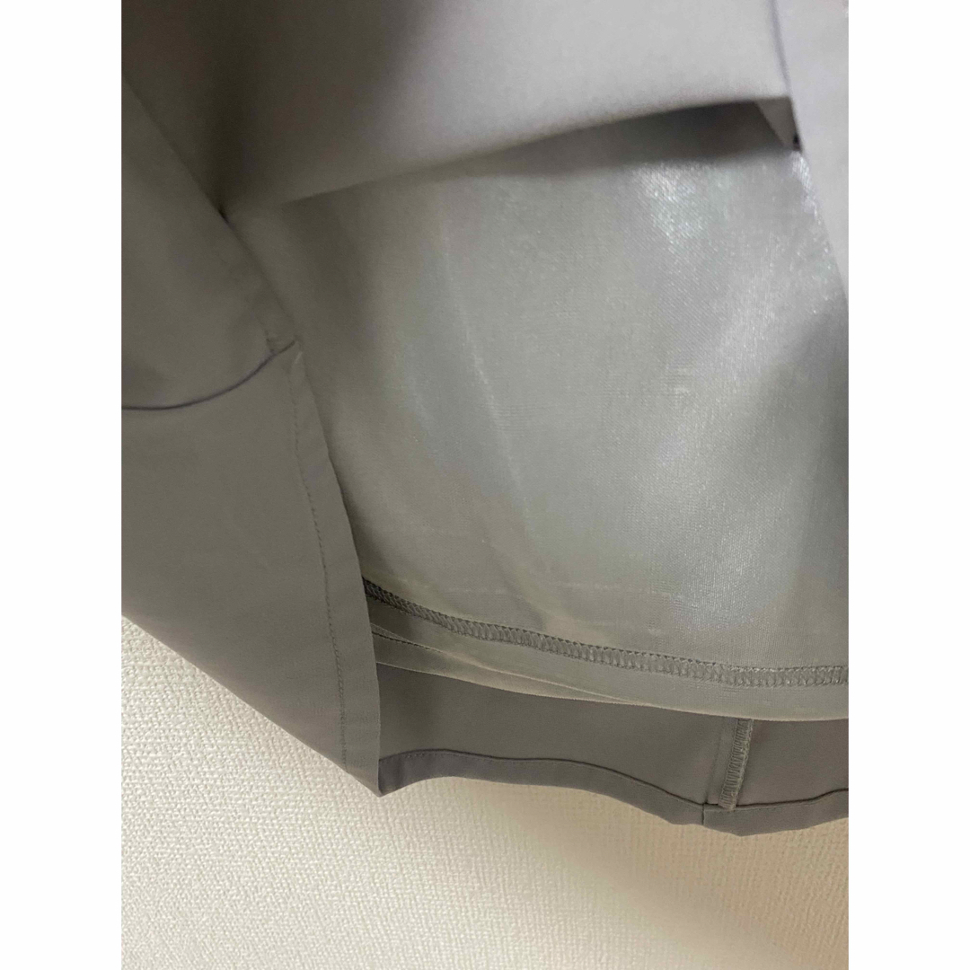 グレー・袖なしブラウス レディースのトップス(シャツ/ブラウス(半袖/袖なし))の商品写真