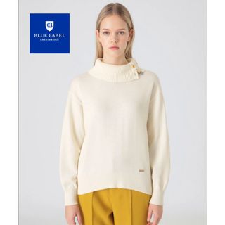 ブルーレーベルクレストブリッジ(BLUE LABEL CRESTBRIDGE)の美品♪ブルーレーベルクレストブリッジ　タートルネック ロゴプレート 金ボタン(ニット/セーター)