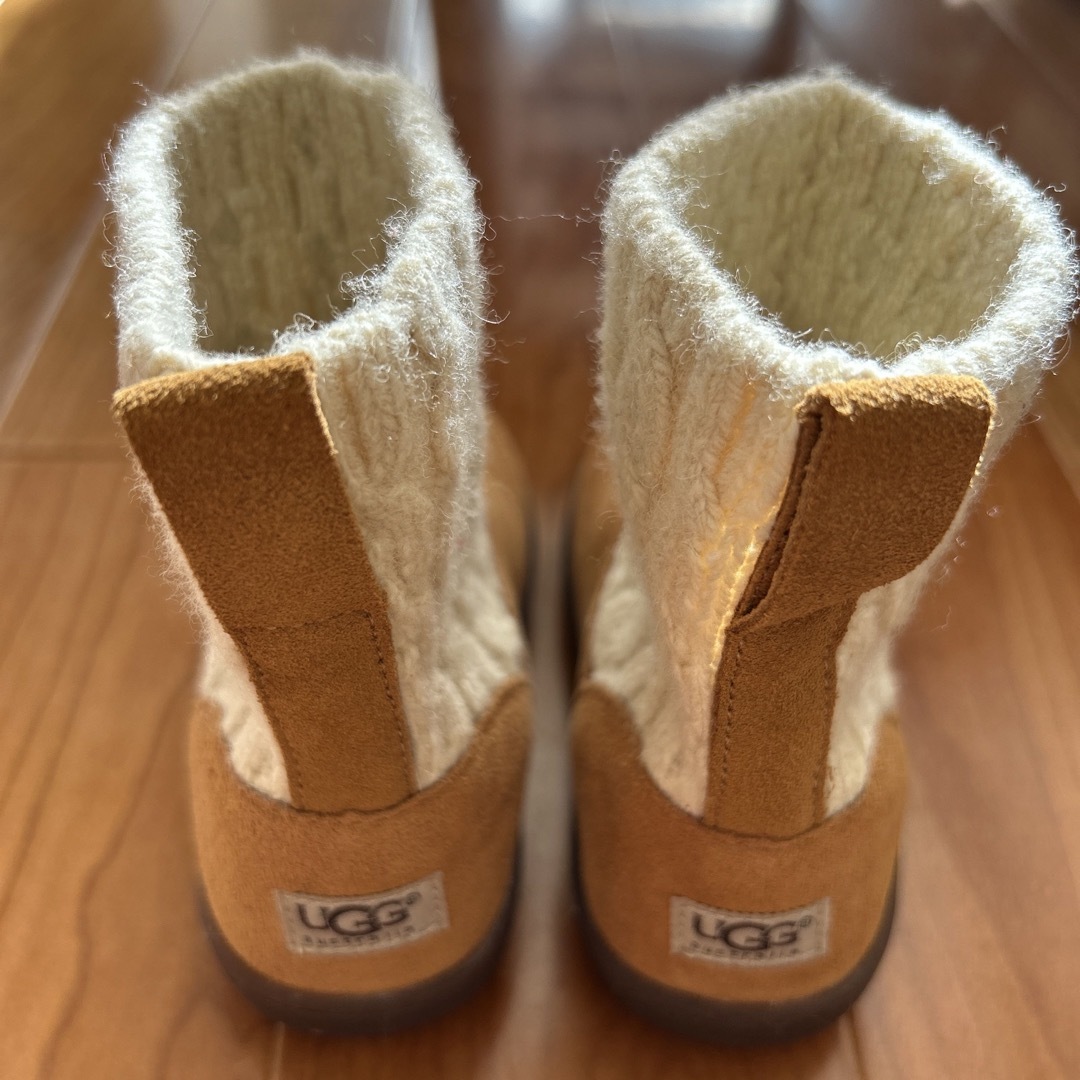 UGG(アグ)のベビー　赤ちゃん　子供靴　新品　未使用品　アグ　UGG ブーツ　15.0cm　 キッズ/ベビー/マタニティのキッズ靴/シューズ(15cm~)(ブーツ)の商品写真
