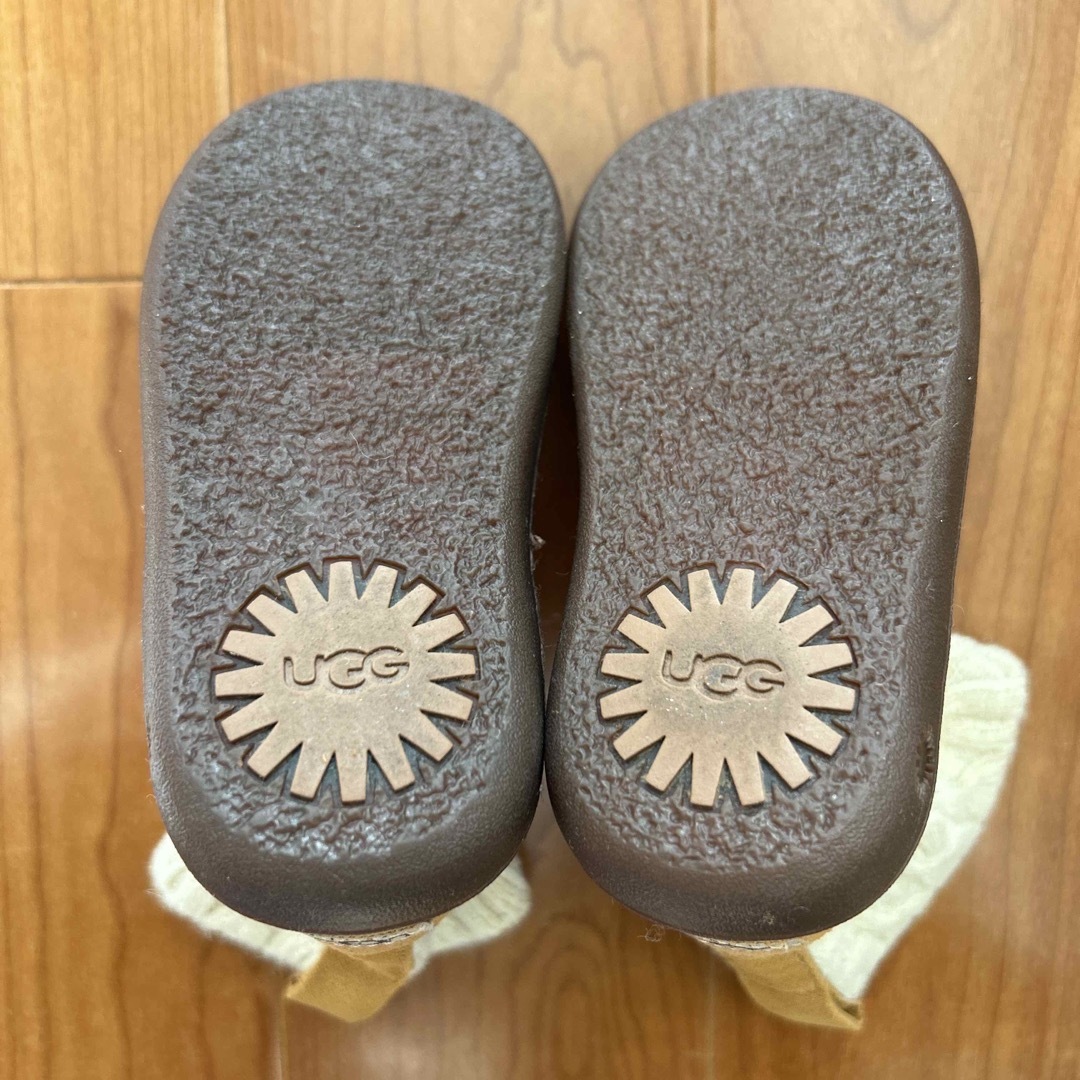 UGG(アグ)のベビー　赤ちゃん　子供靴　新品　未使用品　アグ　UGG ブーツ　15.0cm　 キッズ/ベビー/マタニティのキッズ靴/シューズ(15cm~)(ブーツ)の商品写真