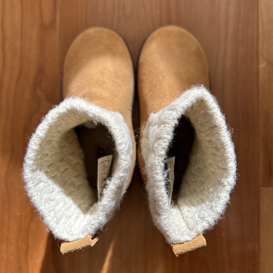 UGG(アグ)のベビー　赤ちゃん　子供靴　新品　未使用品　アグ　UGG ブーツ　15.0cm　 キッズ/ベビー/マタニティのキッズ靴/シューズ(15cm~)(ブーツ)の商品写真