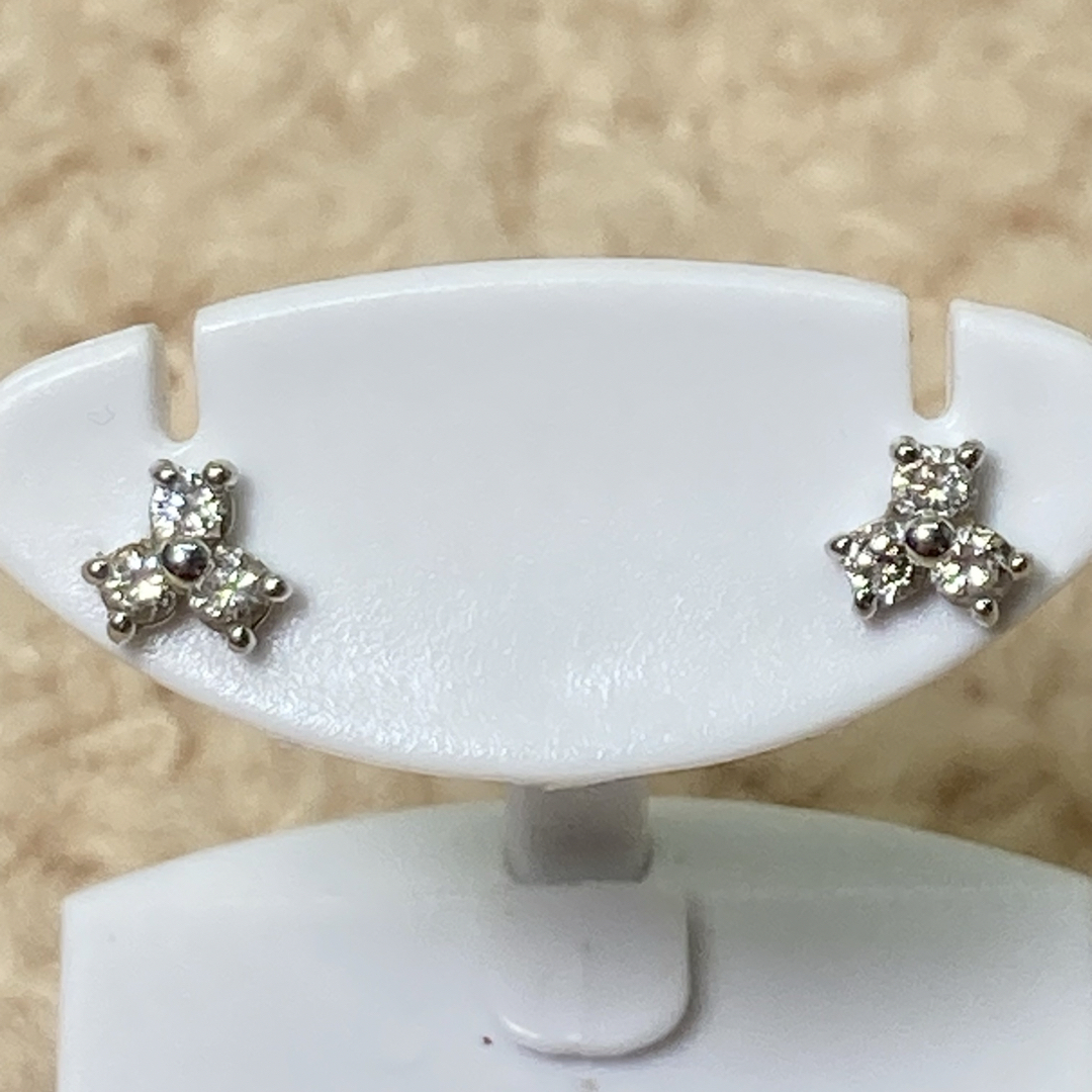 ダイヤK18WG ダイヤモンド ピアス D: 0.20ct