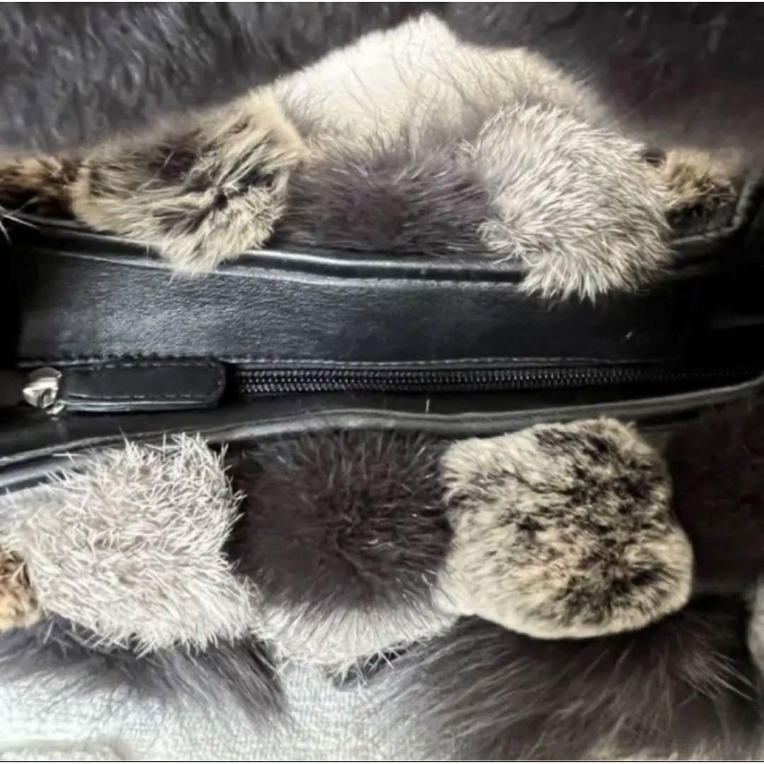 極美品✨ESTINE フォックスファー ラビットファー バッグ 黒 グレー 白 レディースのバッグ(ハンドバッグ)の商品写真