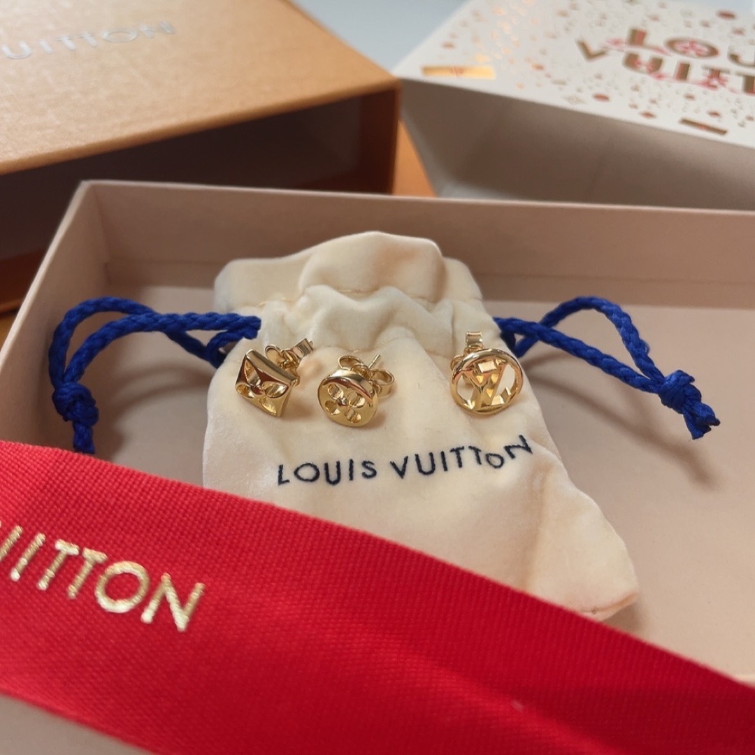 LOUIS VUITTON - 新品未使用 ルイヴィトン ピアス 3個セット LOUIS VUITTON - 新品未使用 ルイヴィトン ピアス 3個セット