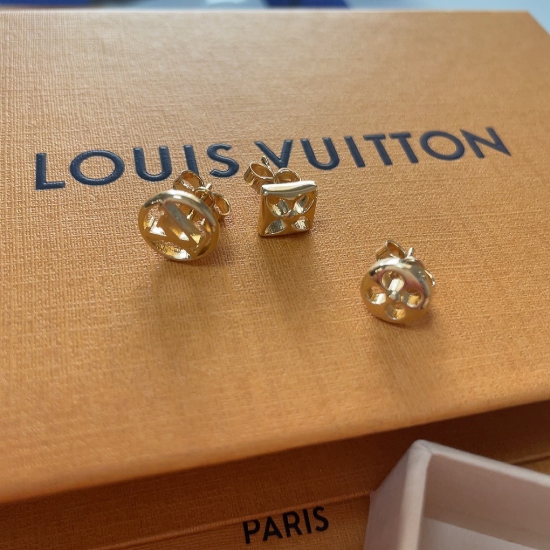 LOUIS VUITTON - 新品未使用 ルイヴィトン ピアス 3個セット LOUIS VUITTON - 新品未使用 ルイヴィトン ピアス 3個セット