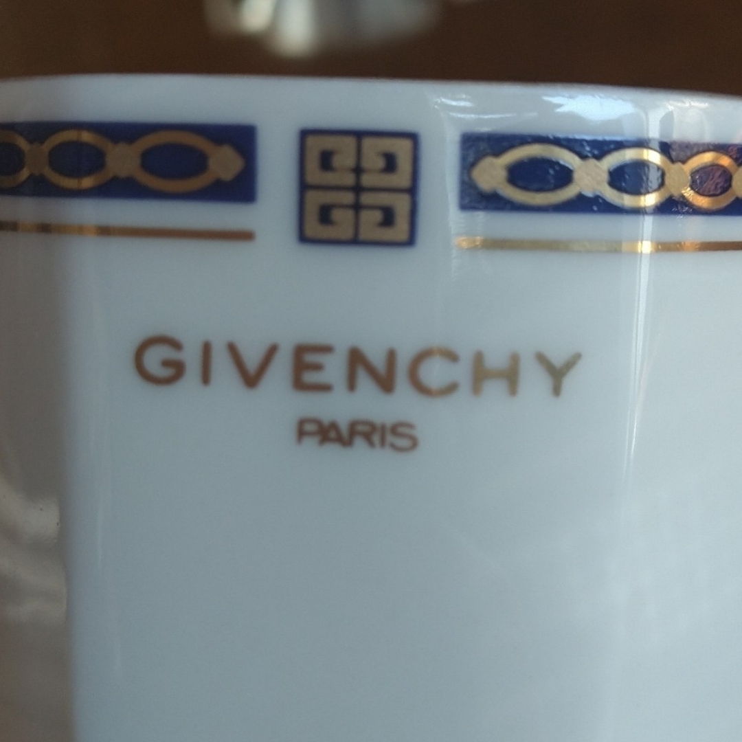 GIVENCHY(ジバンシィ)のGIVENCHY ジバンシー カップ&ソーサー コーヒーカップ 2客セット インテリア/住まい/日用品のキッチン/食器(グラス/カップ)の商品写真