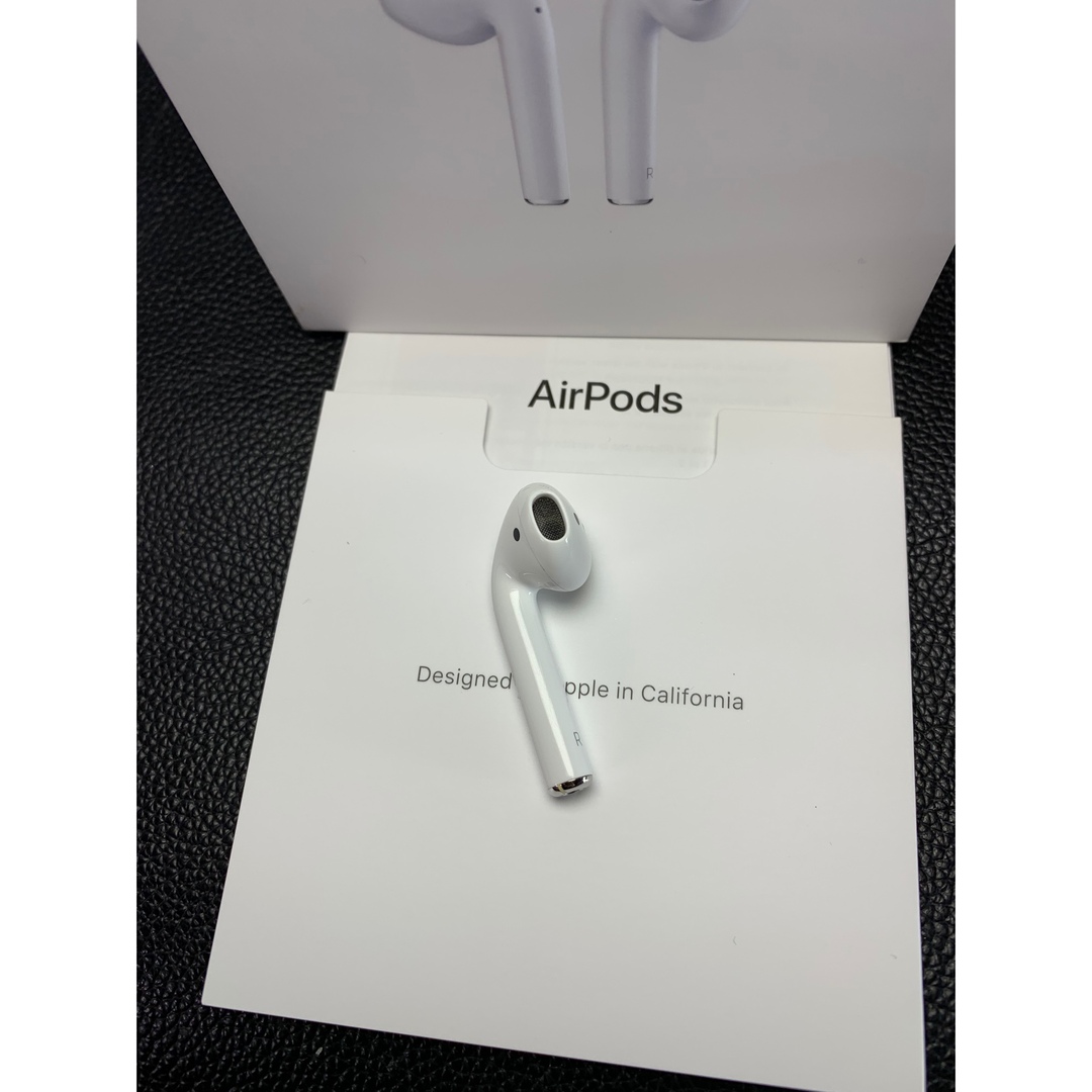 Apple(アップル)のApple AirPods 第1世代の右側イヤホンのみ正規品 動作品  スマホ/家電/カメラのオーディオ機器(ヘッドフォン/イヤフォン)の商品写真