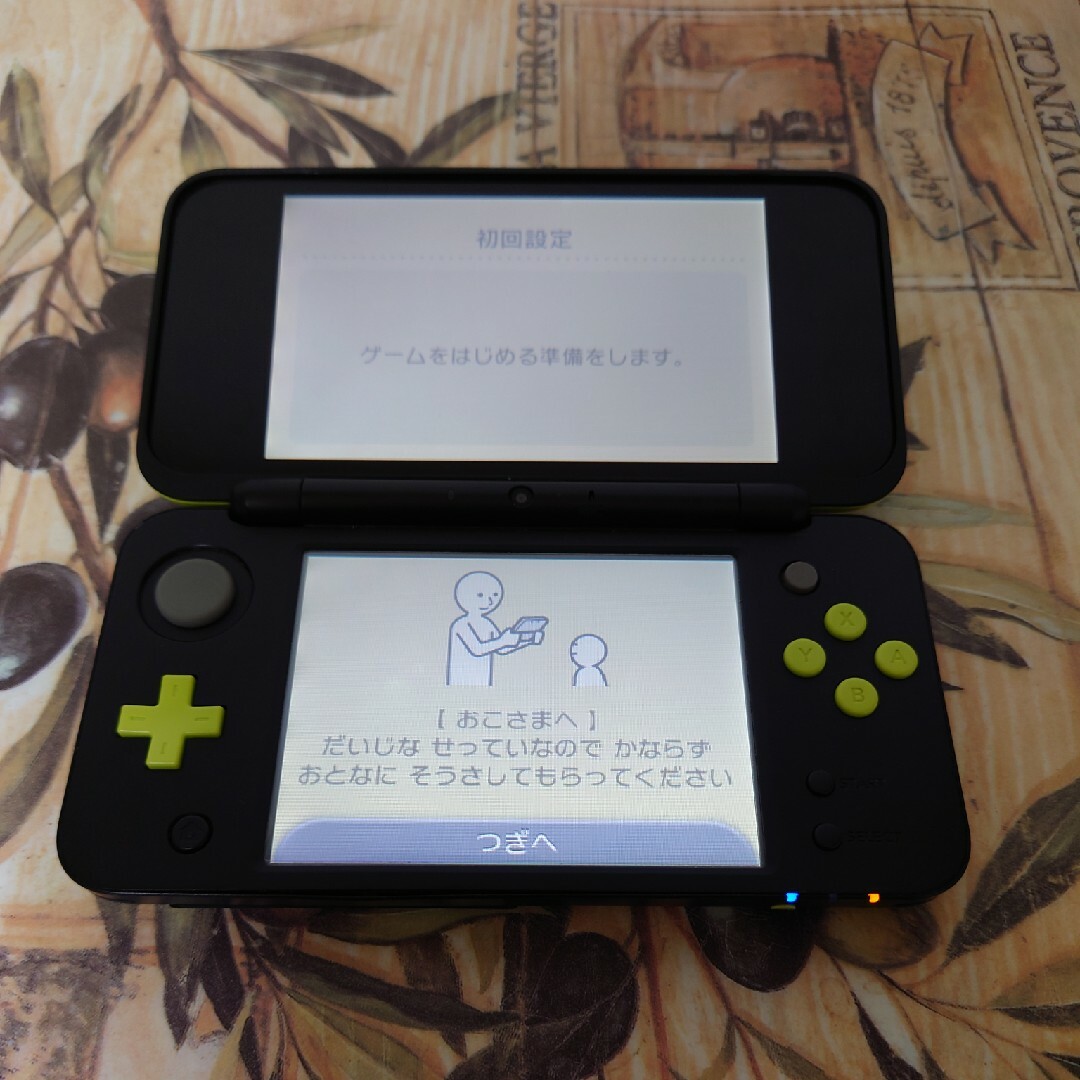 ニンテンドー2DS(ニンテンドー2DS)のNewニンテンドー2DS LL ブラック×ライム液晶美品 エンタメ/ホビーのゲームソフト/ゲーム機本体(携帯用ゲーム機本体)の商品写真