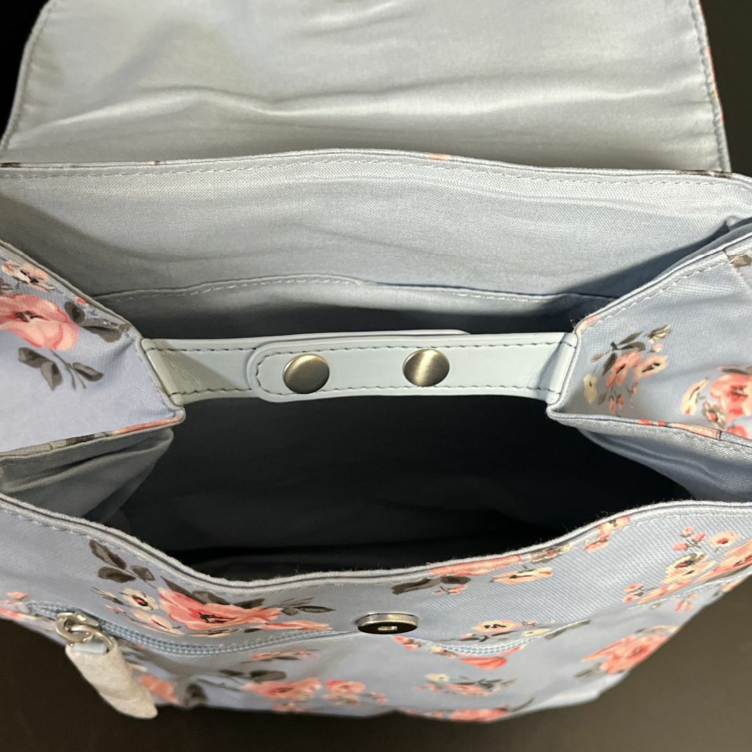 Cath Kidston(キャスキッドソン)のキャスキッドソン　リュックサック　GROVE　BUNCHGREY　BLUE レディースのバッグ(リュック/バックパック)の商品写真