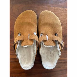 ビルケンシュトック(BIRKENSTOCK)の【mimosa様専用】ビルケン ファー ボストン シアリング サンダル 36(サンダル)