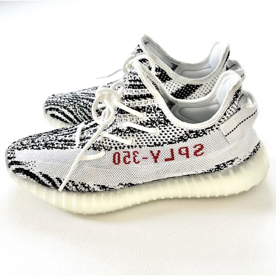 adidas(アディダス)の完売品✨美品✨adidas YEEZY BOOST 350 V2 ZEBRA 白 メンズの靴/シューズ(スニーカー)の商品写真