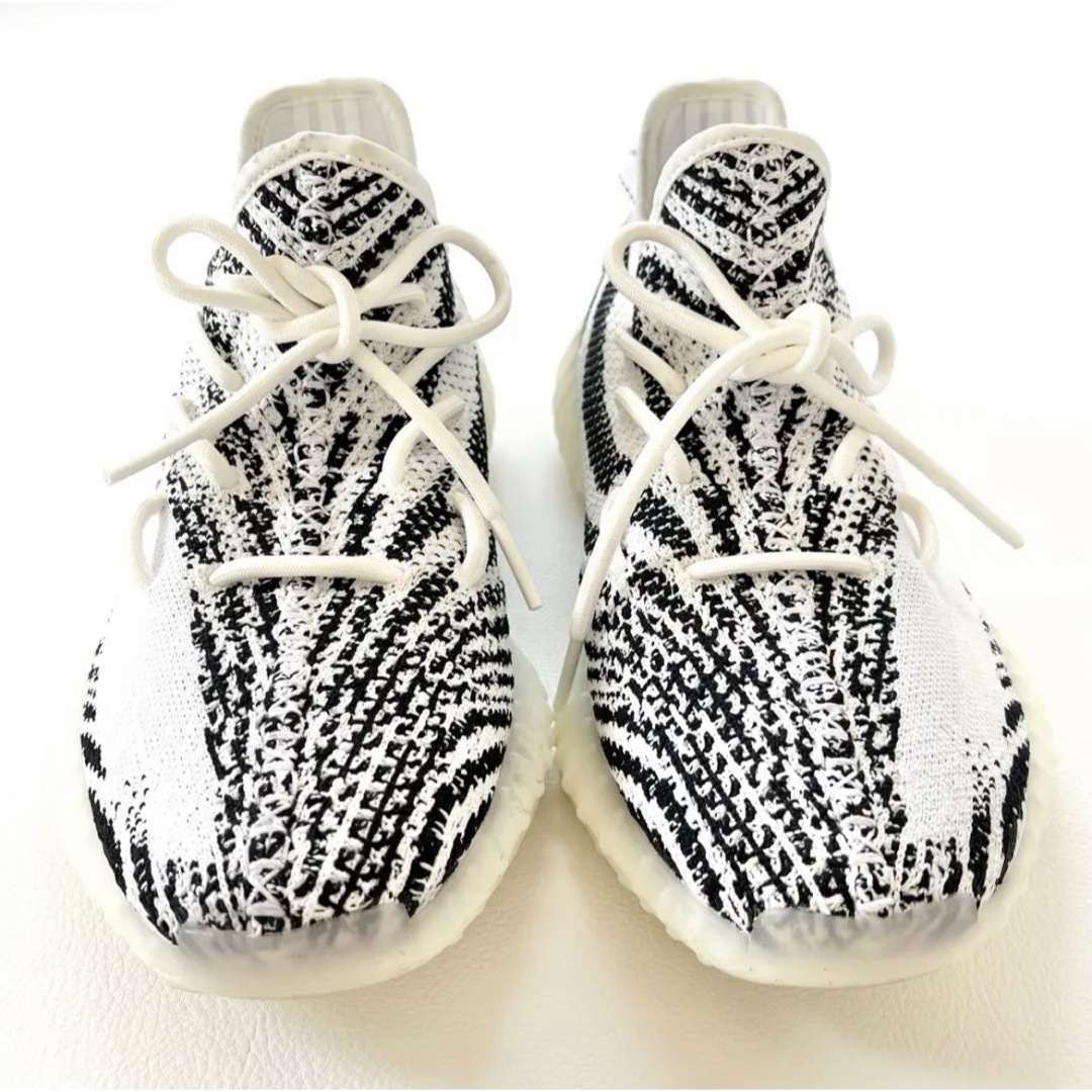 adidas(アディダス)の完売品✨美品✨adidas YEEZY BOOST 350 V2 ZEBRA 白 メンズの靴/シューズ(スニーカー)の商品写真