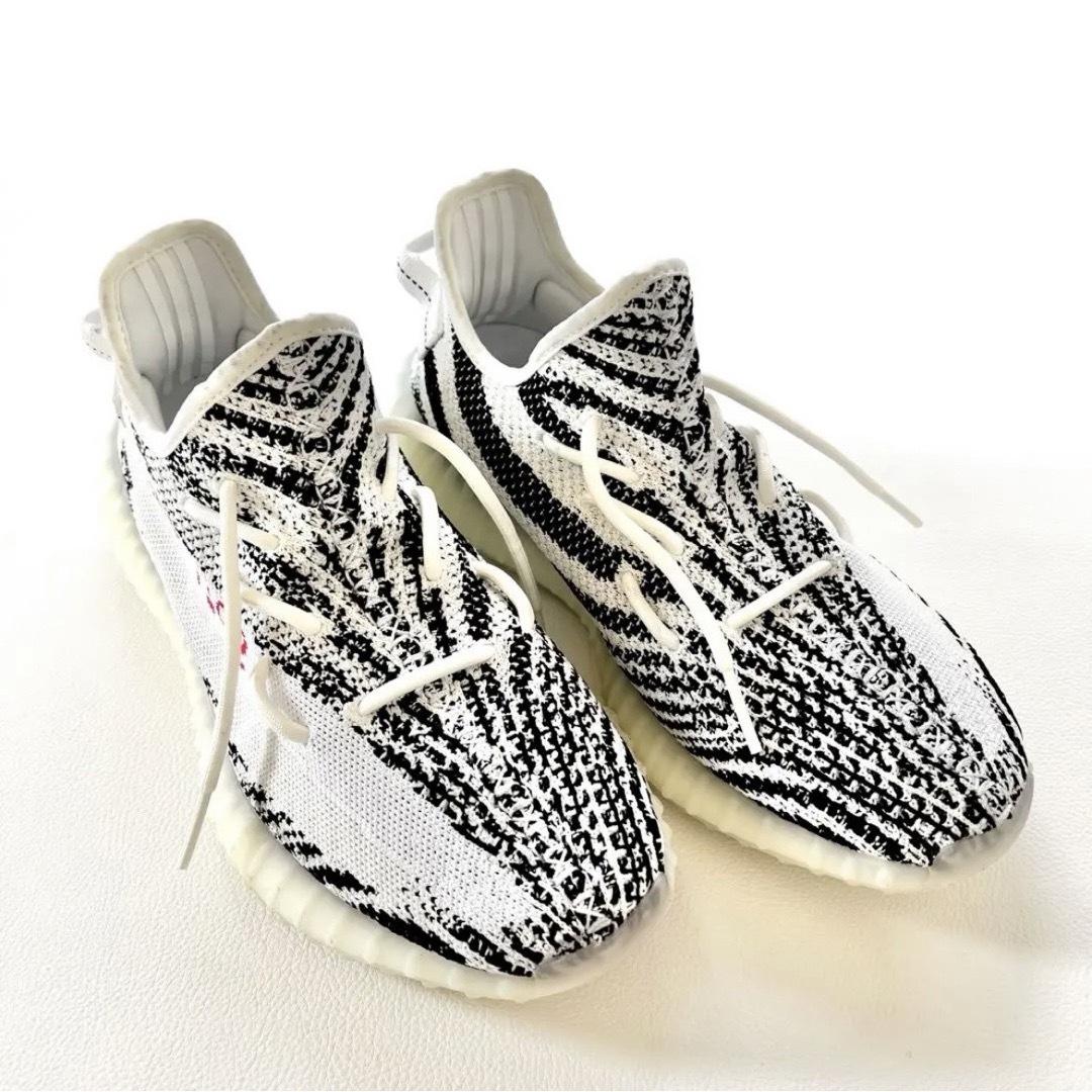 adidas(アディダス)の完売品✨美品✨adidas YEEZY BOOST 350 V2 ZEBRA 白 メンズの靴/シューズ(スニーカー)の商品写真