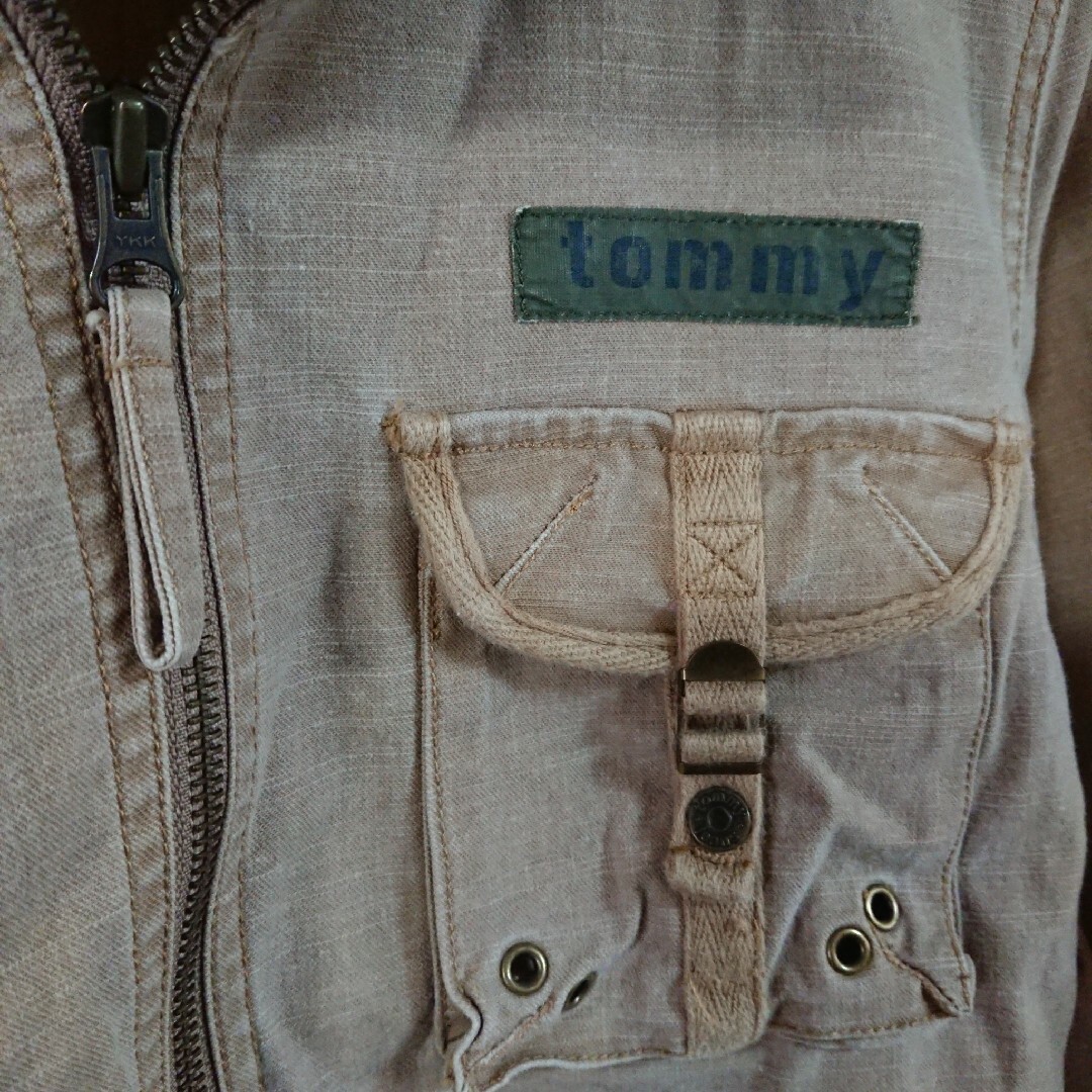 TOMMY JEANS(トミージーンズ)のtommy jeans ミニタリー調 Gジャン レディースのジャケット/アウター(Gジャン/デニムジャケット)の商品写真