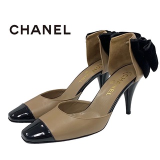 シャネル(CHANEL)のシャネル CHANEL パンプス 靴 シューズ リボン レザー パテント ベロア バイカラー ベージュ ブラック(ハイヒール/パンプス)