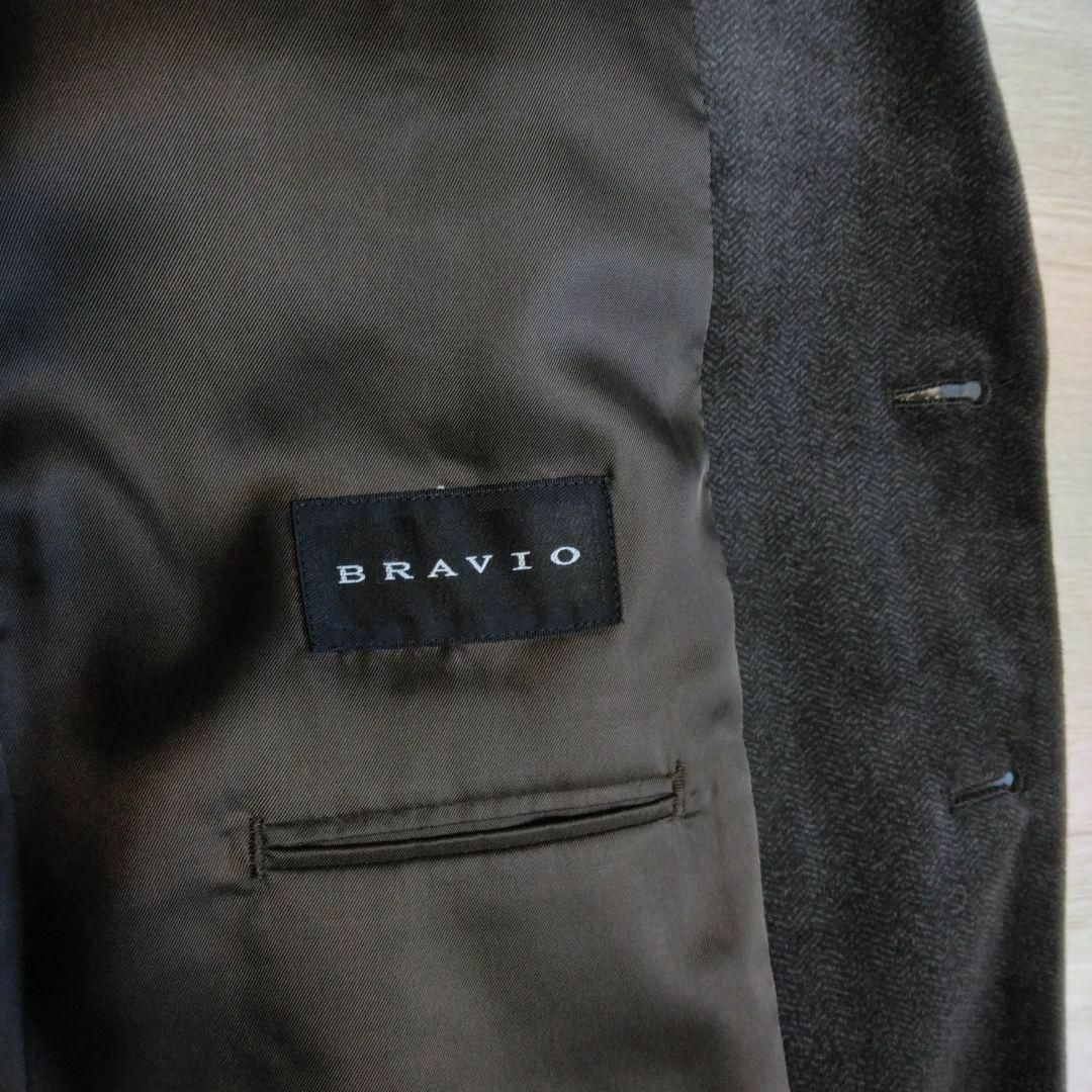 【クリーニング済・超美品】BRAVIO 地柄 灰色系焦茶 94AB4 上品な光沢 メンズのジャケット/アウター(テーラードジャケット)の商品写真