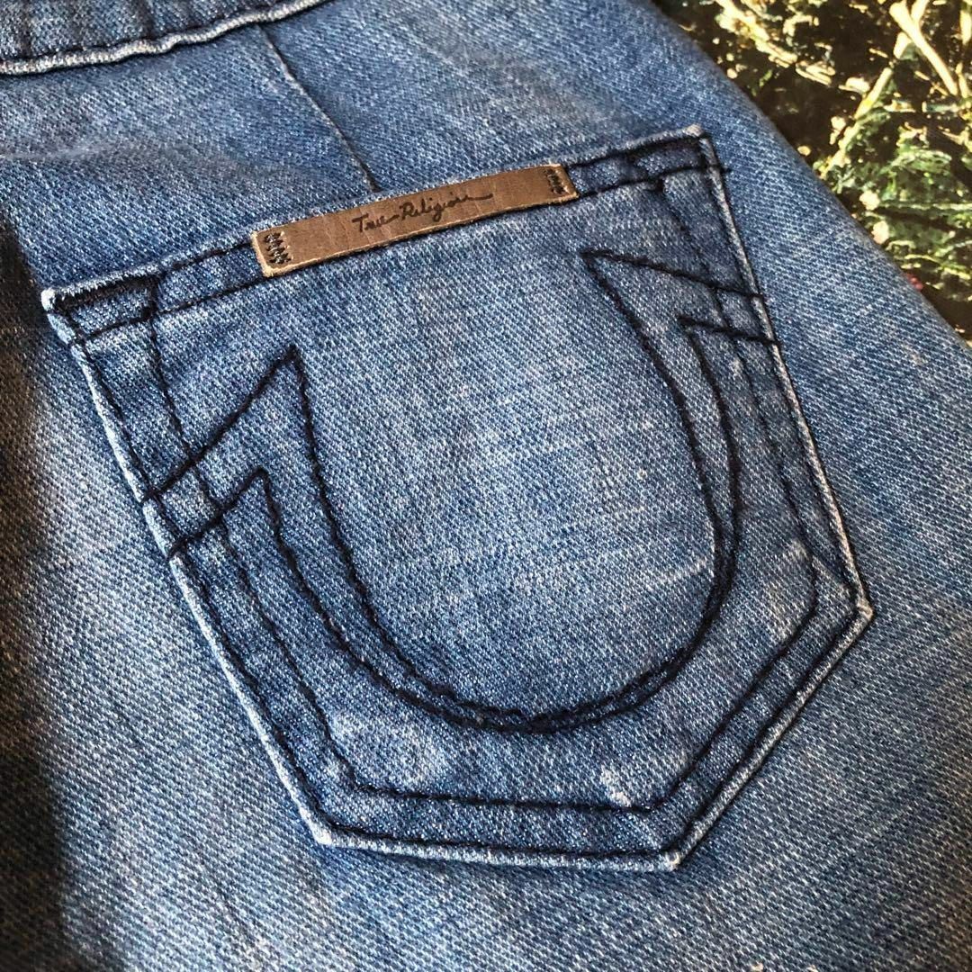 True Religion(トゥルーレリジョン)の【美品】トゥルーレリジョン-TRUE RELIGION-フレアデニムパンツ レディースのパンツ(デニム/ジーンズ)の商品写真