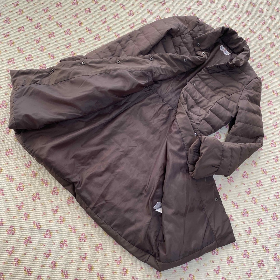 GALLERY VISCONTI(ギャラリービスコンティ)のギャラリービスコンティ ダウンコート 背面リボン 暖かい ブラウン 冬 DMW レディースのジャケット/アウター(ダウンコート)の商品写真