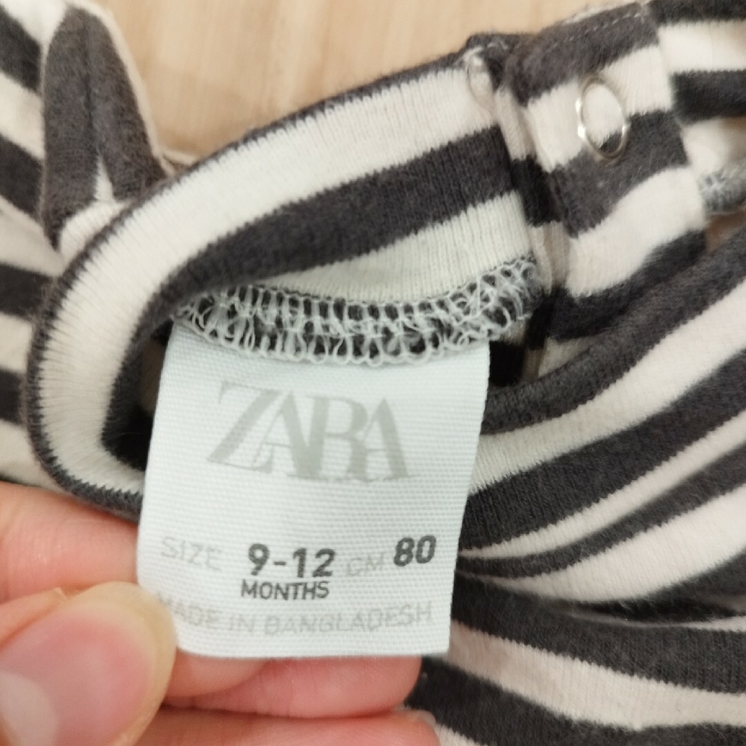 ZARA KIDS(ザラキッズ)の80ZARAハイネック キッズ/ベビー/マタニティのベビー服(~85cm)(Ｔシャツ)の商品写真