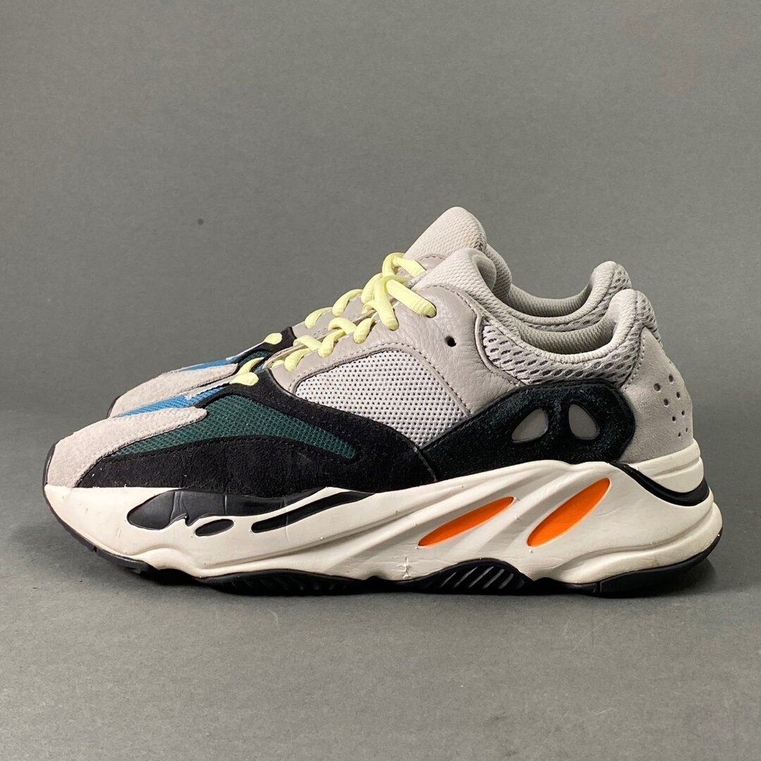 adidas(アディダス)の1L21 adidas アディダス YEEZY BOOST 700 イージーブースト WAVE RUNNER ウェーブランナー 26cm グレー スニーカー メンズの靴/シューズ(スニーカー)の商品写真