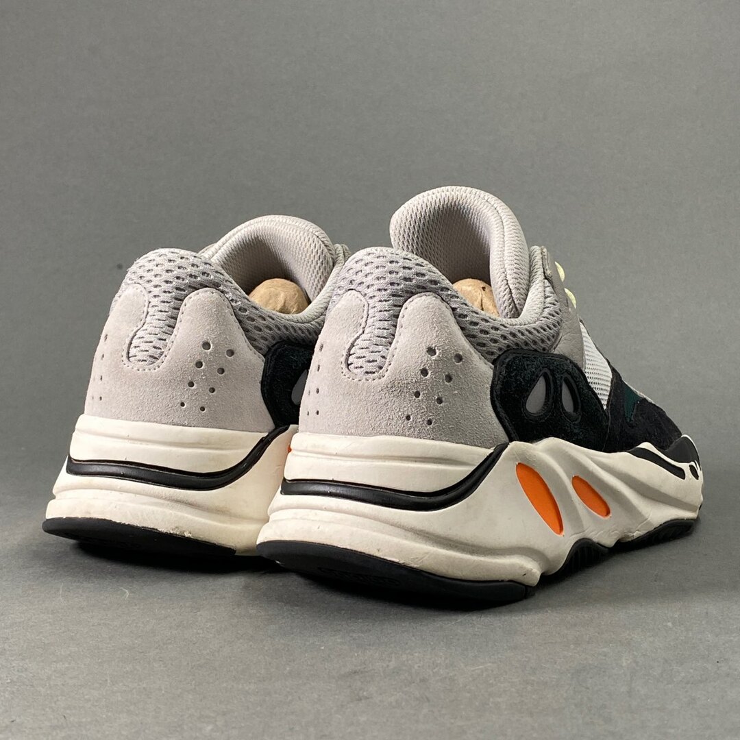 adidas(アディダス)の1L21 adidas アディダス YEEZY BOOST 700 イージーブースト WAVE RUNNER ウェーブランナー 26cm グレー スニーカー メンズの靴/シューズ(スニーカー)の商品写真