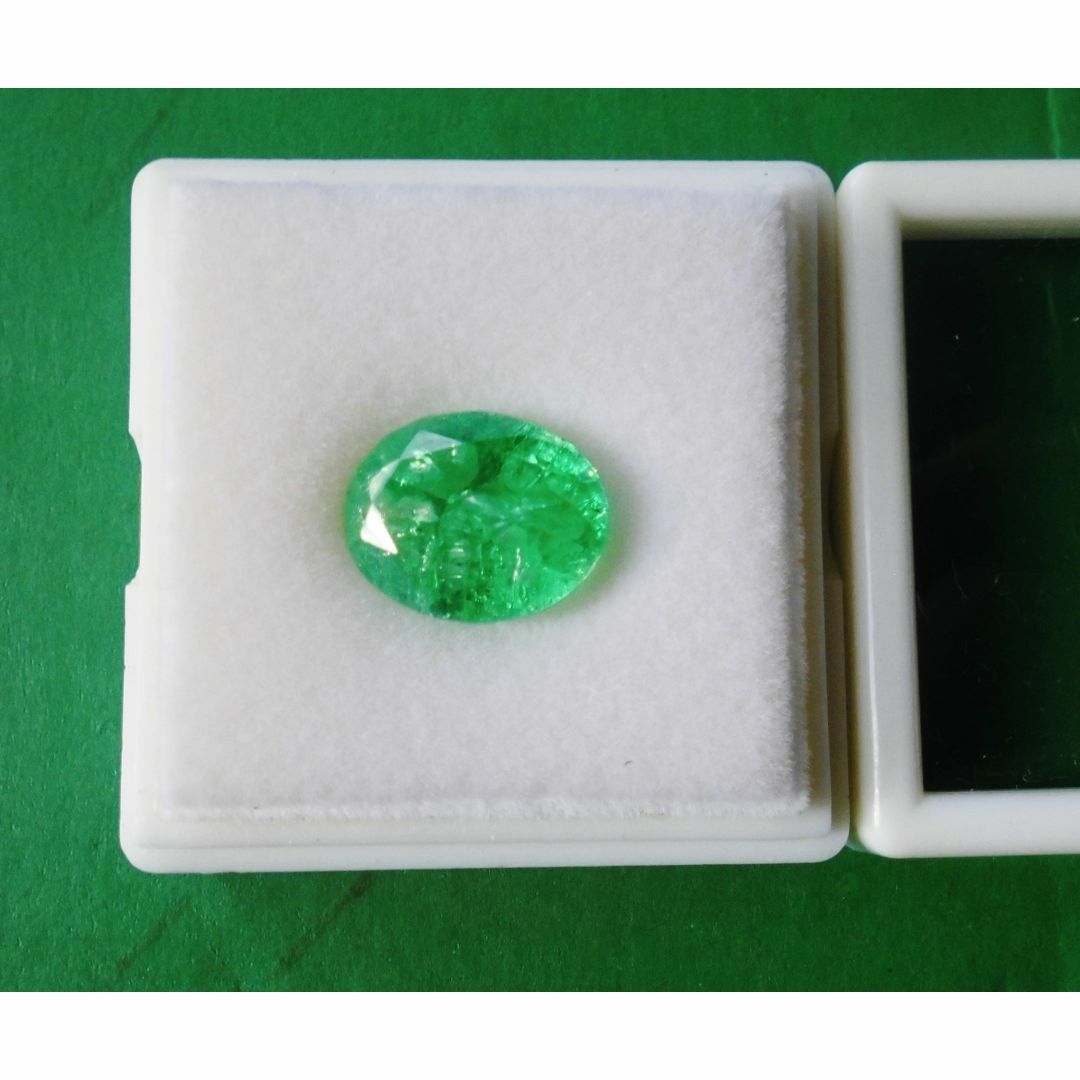 ✨ルース 🤢Green Quartz  8.25ct  ケース付 レディースのアクセサリー(その他)の商品写真