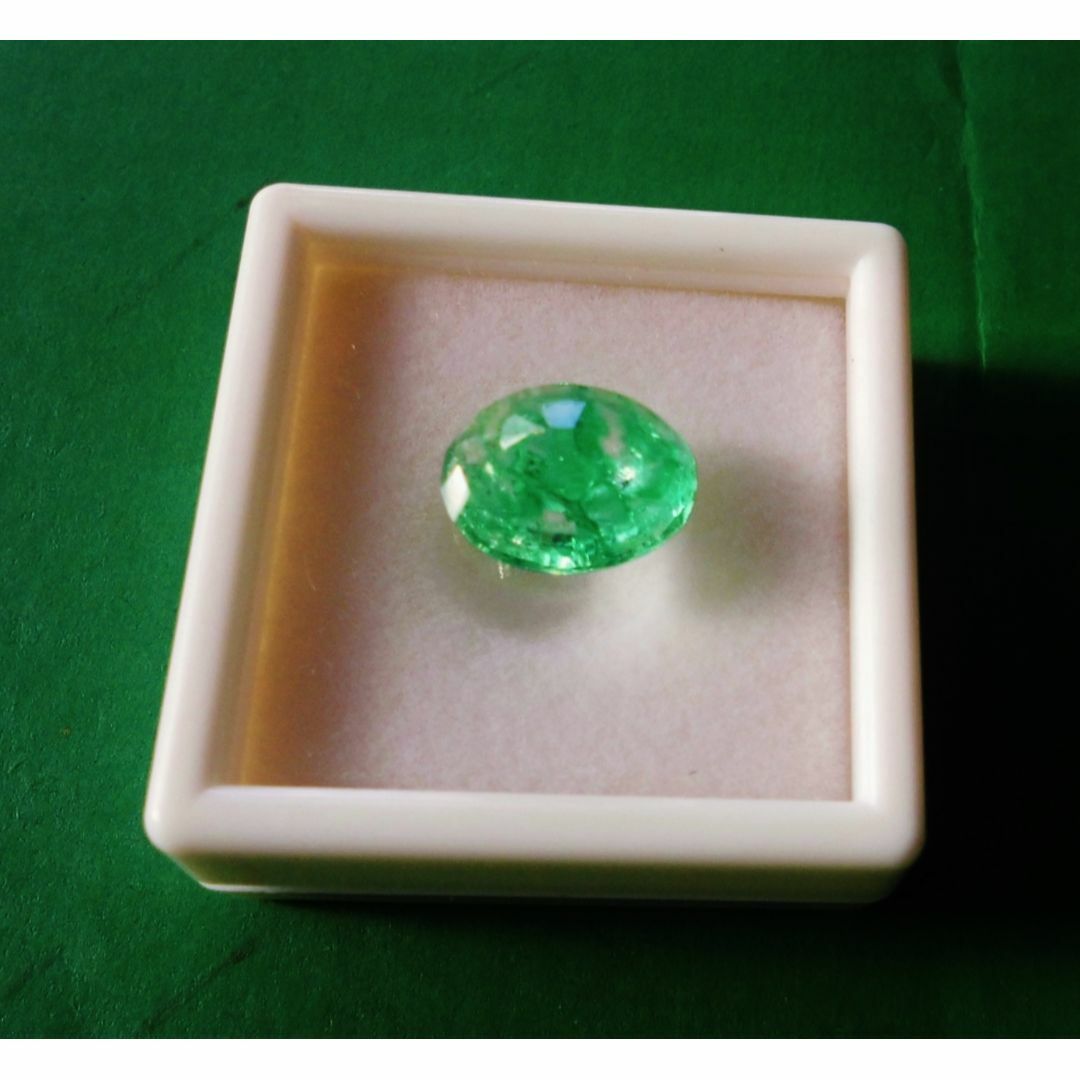 ✨ルース 🤢Green Quartz  8.25ct  ケース付 レディースのアクセサリー(その他)の商品写真